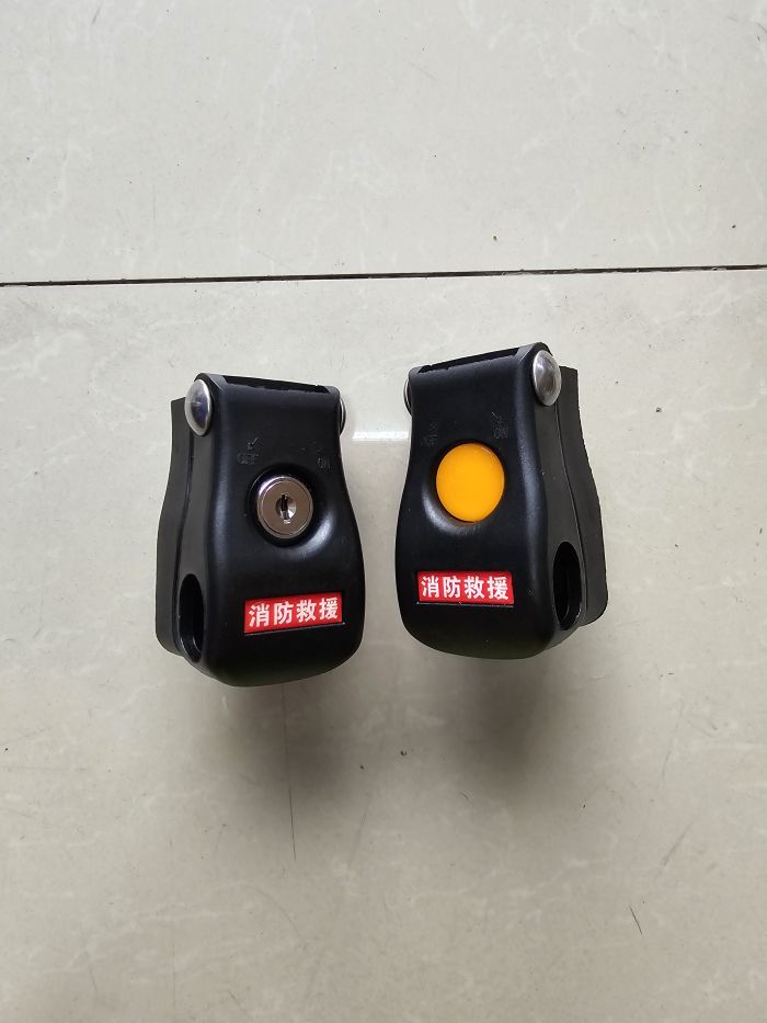 消防车新款卷帘门底座